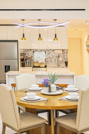 Dining - New 2-bedroom condo in beautiful Cabo San Lucas, Pools, Views, Gym + Amenities! (Cabo San Lucas)