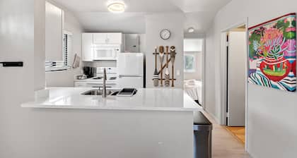 Karmen’s Lake Cottage C