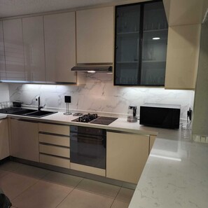 Apartment, 3 Bedrooms, Smoking, Balcony | Interior