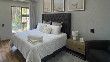 Apartment, 3 Bedrooms, Smoking, Balcony | 3 bedrooms
