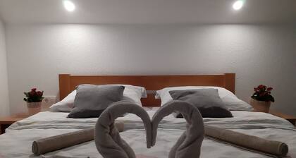 Charming 2-bedroom apartment 2 with WiFi, AC in delightful Plitvice Lakes