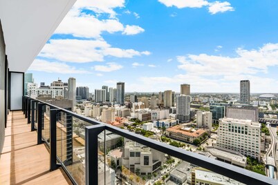 3 Bedroom Suite | VIP Amenities & Prime Location