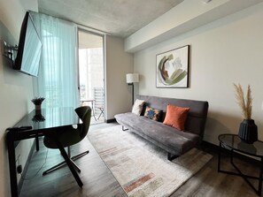 TV - Serenity at 12, City Views and Wonderland Vibes! (Mata Redonda)