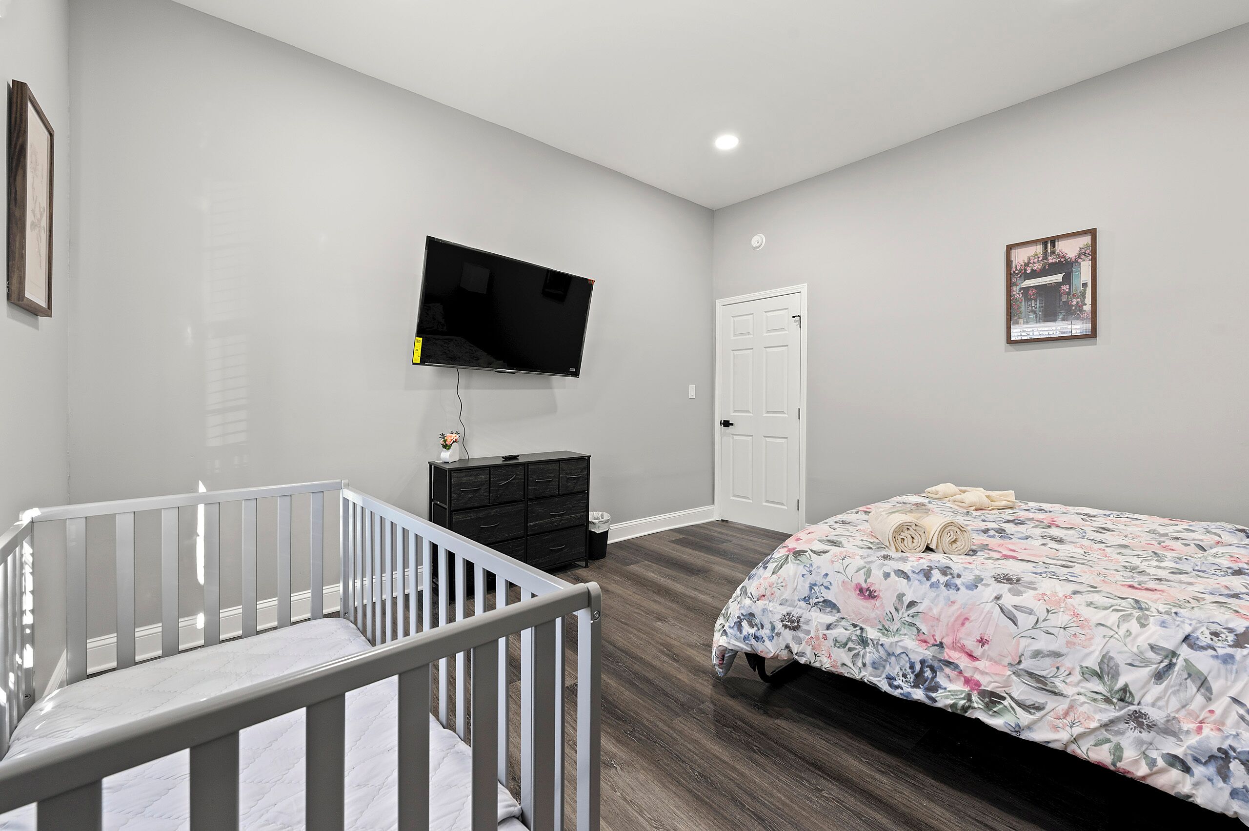 4 soverom, strykejern/-brett, wi-fi og sengetøy