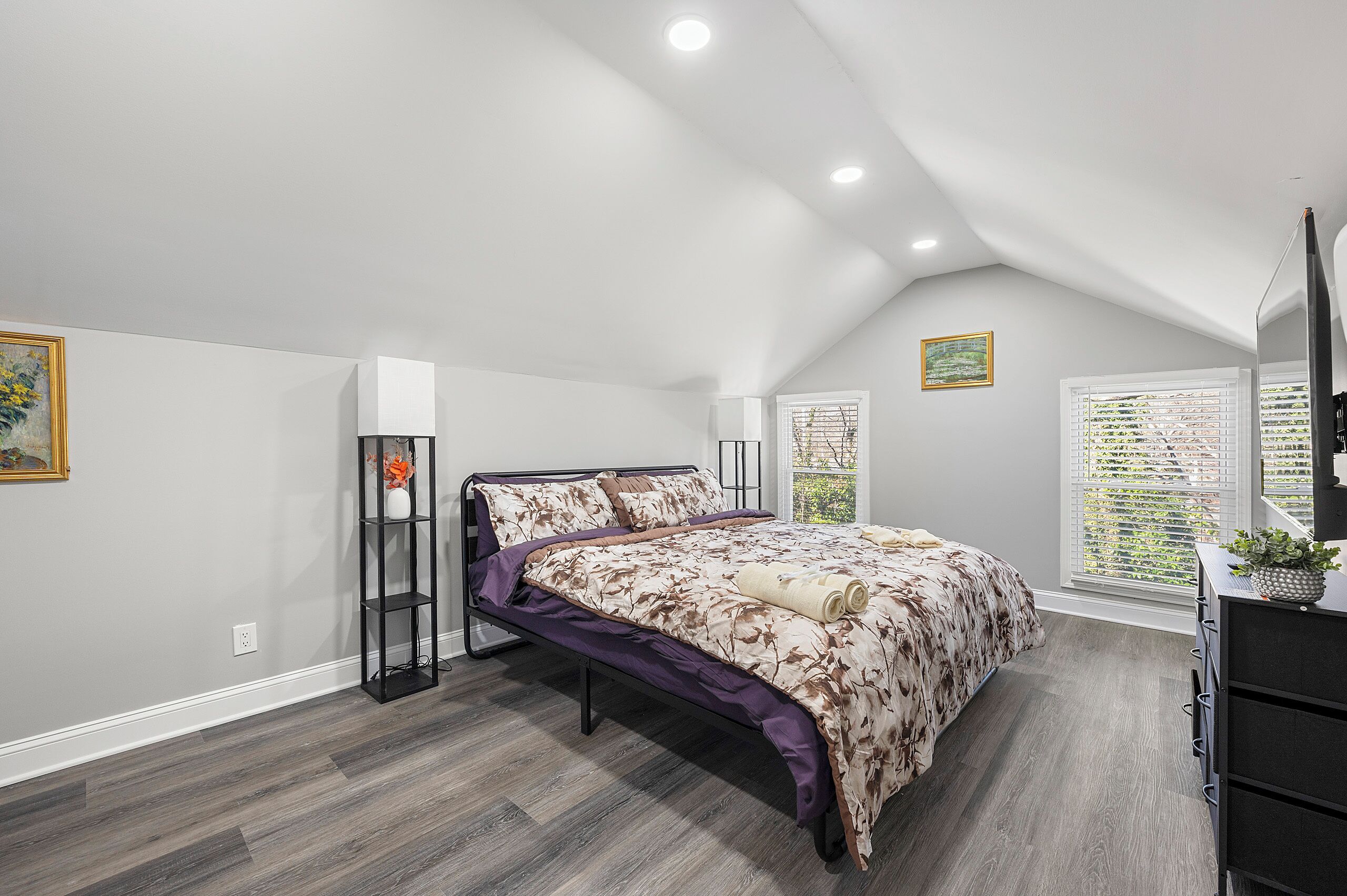 4 chambres, fer et planche à repasser, Wi-Fi gratuit, draps fournis