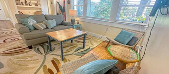 Central Location  Beach Access BBQ  Patio Cottage