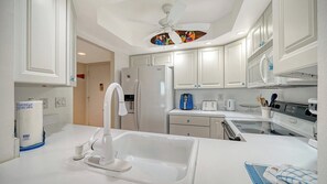 Unclassified image, 3 of 40, button - Anchorage 708 (Sarasota)