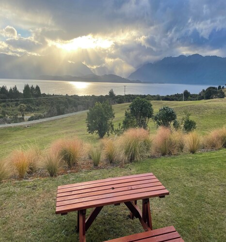 Southland Sanctuary - Te Anau Holiday Home