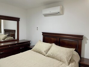 2 makuuhuonetta, silitysrauta/-lauta, Wi-Fi, vuodevaatteet