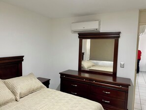 2 bedrooms, desk, iron/ironing board, free WiFi