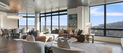 Televisión, chimenea