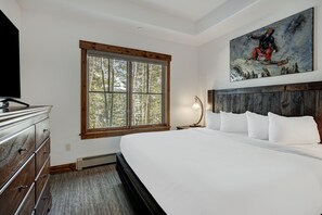 2 habitaciones, tabla de planchar con plancha, cuna de viaje y wifi 