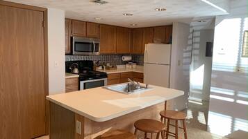 Fridge, microwave, oven, dishwasher