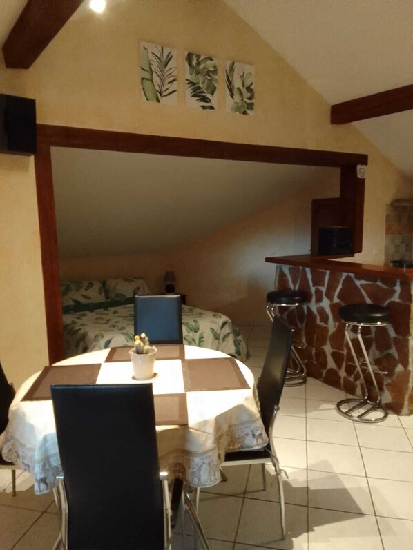 Dining - Lovely independent studio (Bons-en-Chablais)