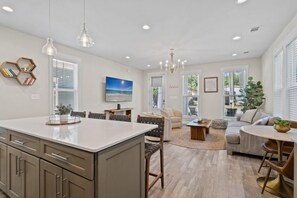 Interior - STR-Cervantes Coastal Cottage (Pensacola)