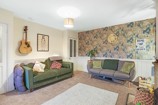 Téléviseur connecté, foyer, livres