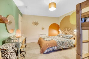 1 slaapkamer, een bureau, reisbedje, gratis wifi