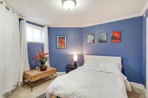 2 bedrooms, iron/ironing board, WiFi, bed sheets - Charming 2-bedroom apartment in Bloomingdale Northwest DC (Washington)