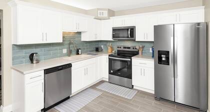 Beautiful Lake Mandarin Home