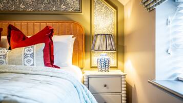 1 bedroom, iron/ironing board, internet