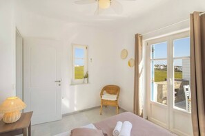 3 habitaciones, tabla de planchar con plancha, cuna de viaje y wifi