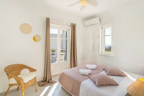 3 habitaciones, tabla de planchar con plancha, cuna de viaje y wifi 