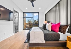 8 bedrooms, free WiFi, bed sheets