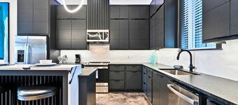 Twin Lake Retreats: Kingfisher & Wild Orchid