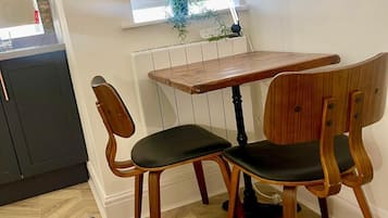 Bureau, Wi-Fi gratuit, draps fournis