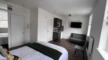 Deluxe Studio, Ensuite, City View