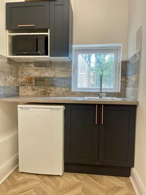 Superior Triple Studio | Private kitchen - Dalston Luxe Studios (3 Miles away from Liverpool Train Station) (London)