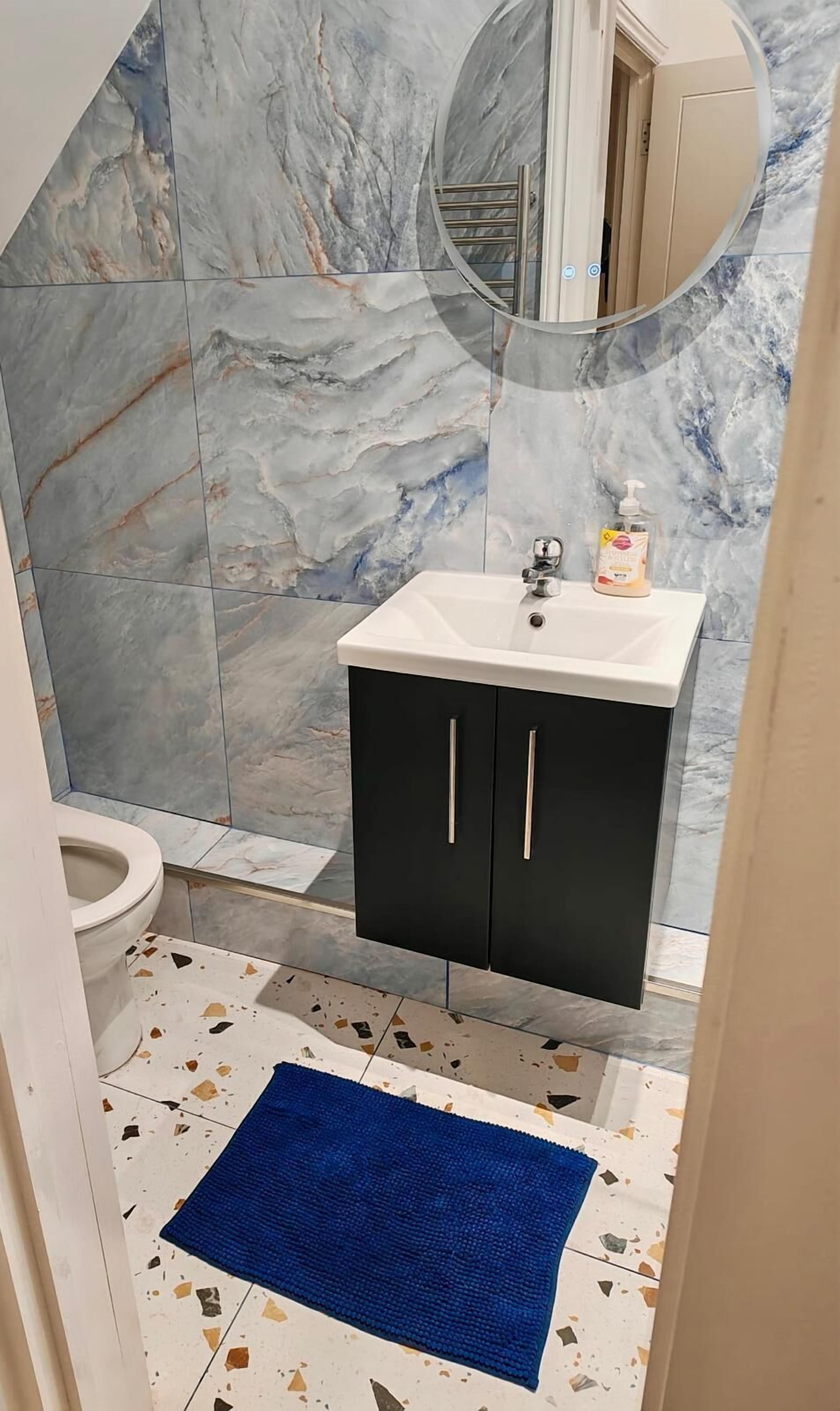 Estúdio tradicional, suíte, vista para a cidade | Banheiro | Chuveiro, produtos de toalete grátis