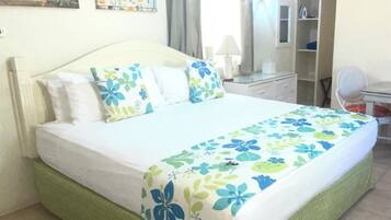 1 bedroom, in-room safe, iron/ironing board, free WiFi