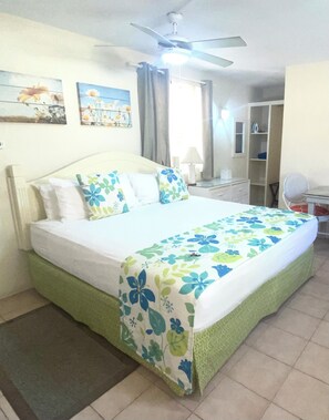 1 chambre, coffres-forts dans les chambres, fer et planche à repasser