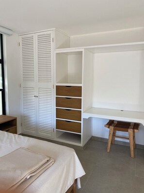 2 Schlafzimmer, Schreibtisch, Bügeleisen/Bügelbrett, WLAN