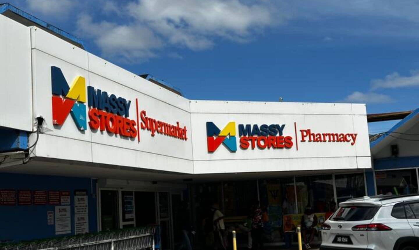 Un supermarché MASSY STORES doté d’un rayon pharmacie.