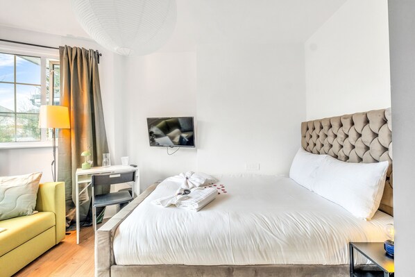 1 bedroom, iron/ironing board, free WiFi, bed sheets