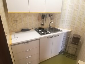 Réfrigérateur, plaque de cuisson