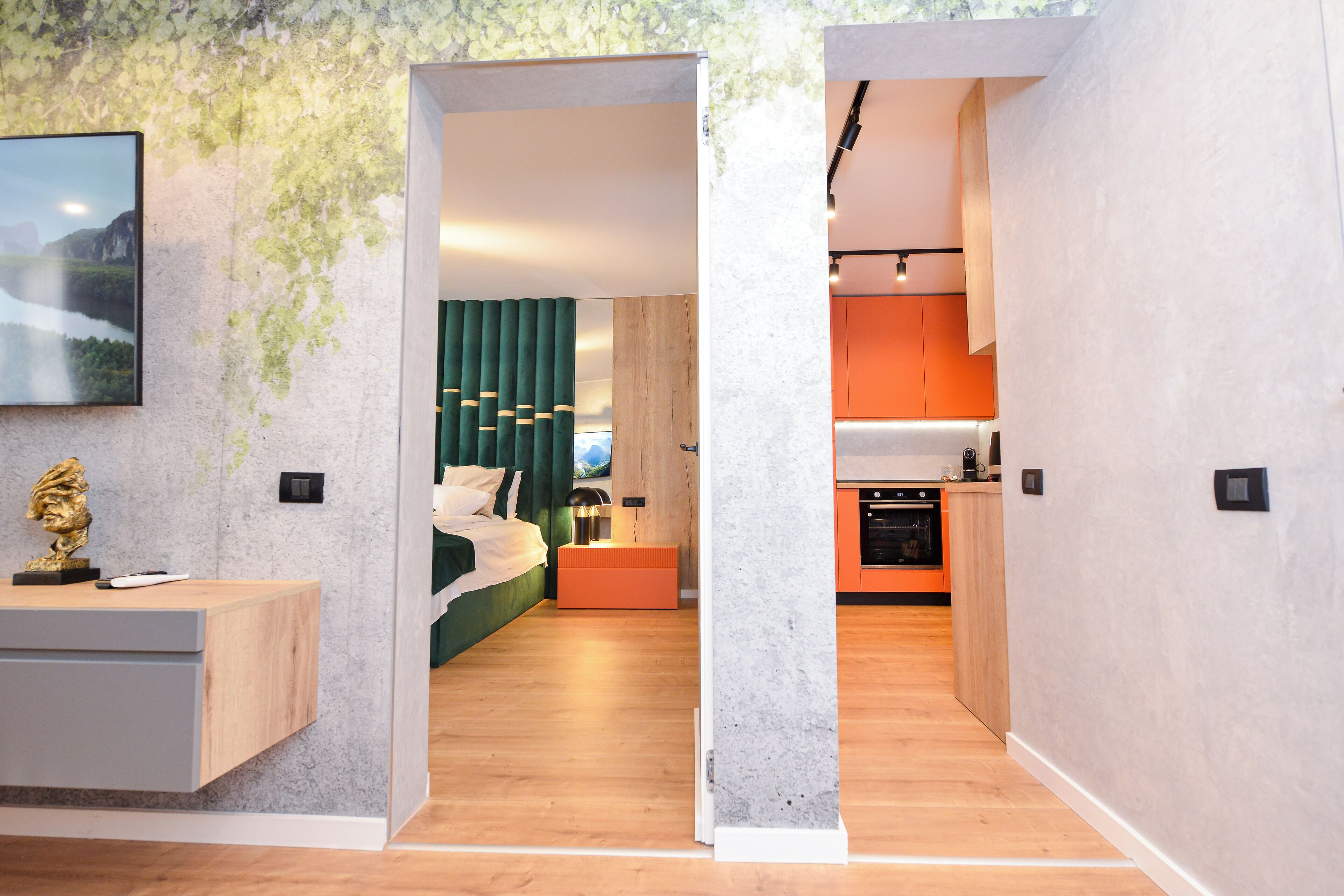 1 bedroom, desk, iron/ironing board, internet