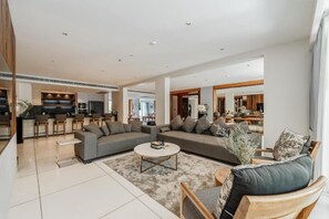 Lobby - Private Pool Residence, 5 bedrooms, 5 bathrooms, 500 sqm size, at Surin Beach (Tambon Choeng Thale)