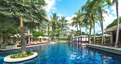 Private Pool Residence with 5 bedrooms, 500 sqm size, 3 min walk to Surin Beach