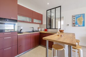 Fridge, microwave, oven, dishwasher - Le Palmier - Plage à 5 min, vue mer et montagne (Lumio)