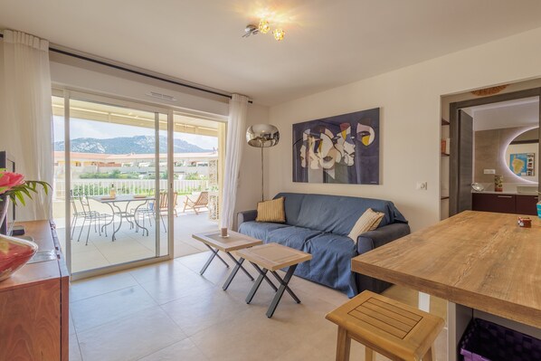 TV - Le Palmier - Plage à 5 min, vue mer et montagne (Lumio)