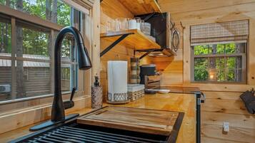 Frigorífic, microones, forn i placa de cuina