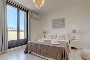 7 bedrooms, iron/ironing board, free WiFi, bed sheets
