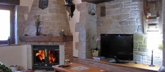 Country House 'Enarakabi' with Mountain View, Private Terrace and Wi-Fi