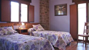 5 soverom, wi-fi (inkludert) og sengetøy