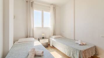 2 bedrooms, iron/ironing board, free WiFi, bed sheets