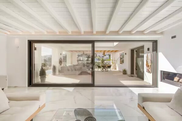 Interior - Casa Olea Villa (Piso Livadi)