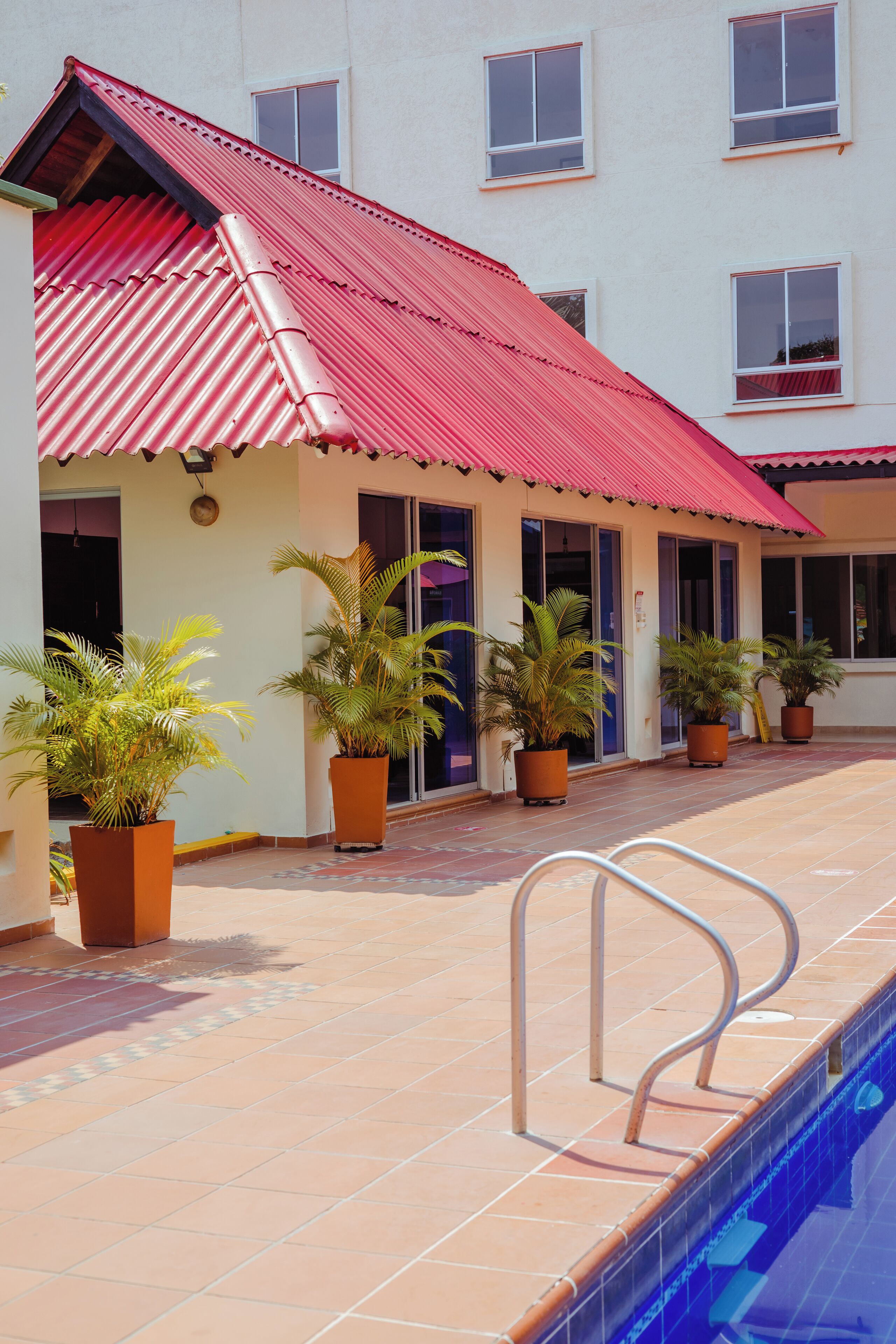 Café da manhã, almoço e jantar; culinária local 